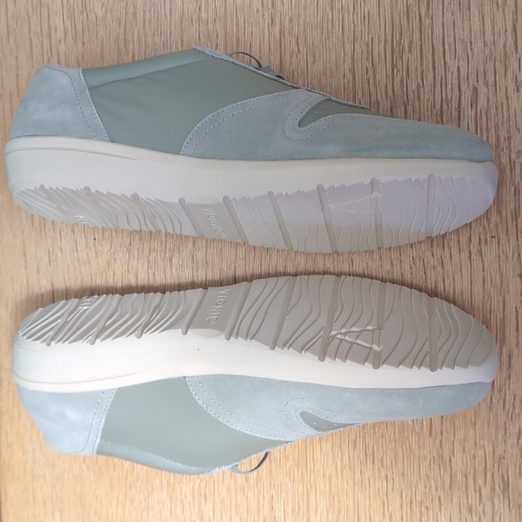 Nwot Vionic Karigan Casual Comfort Shoe - Picture 4 of 9